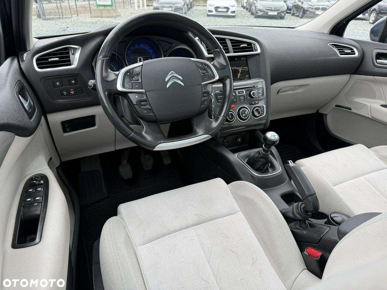 Citroën C4 e-HDi 110 Exclusive - 12