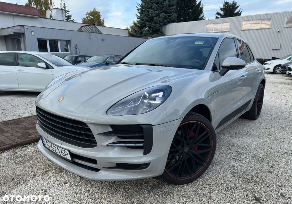 Porsche Macan - 1