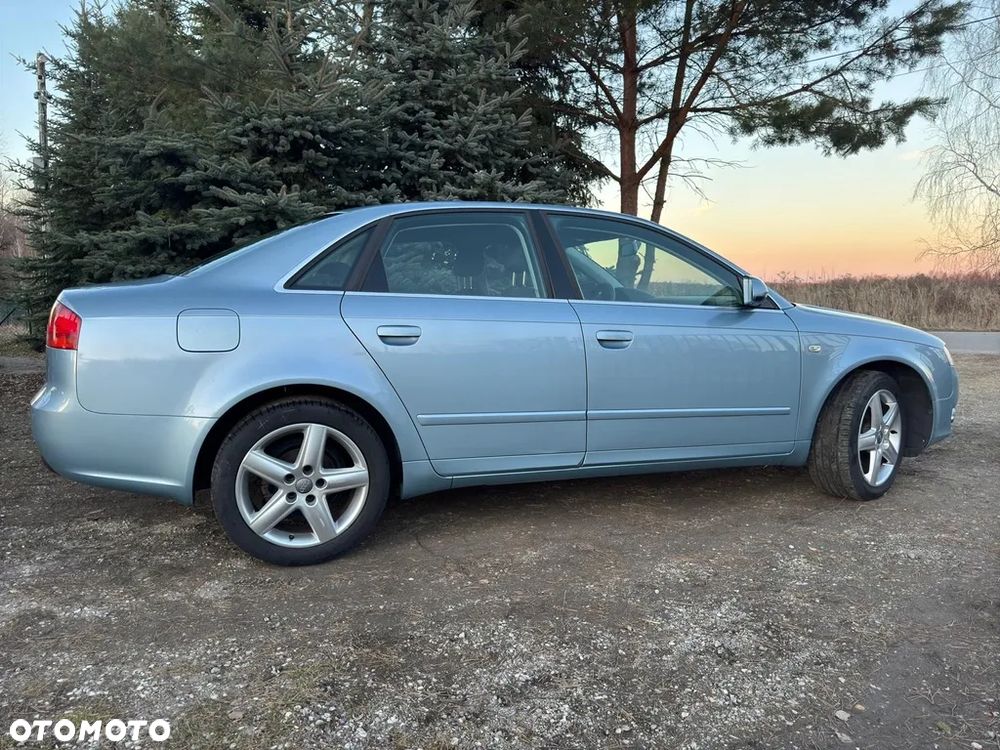 Audi A4 Limousine - 20