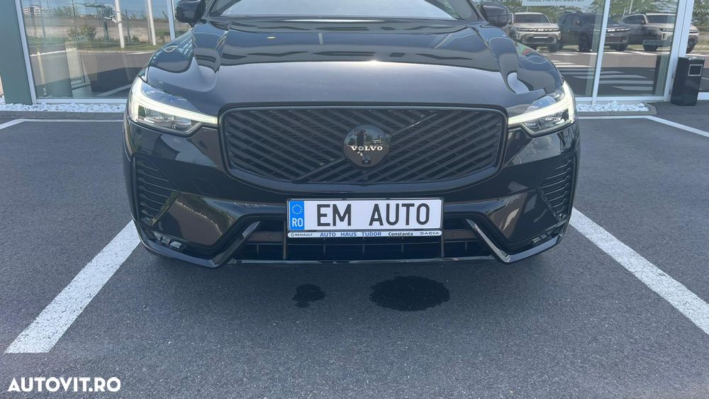Volvo XC 60 B5 AT AWD MHEV Ultra Black Edition - 24