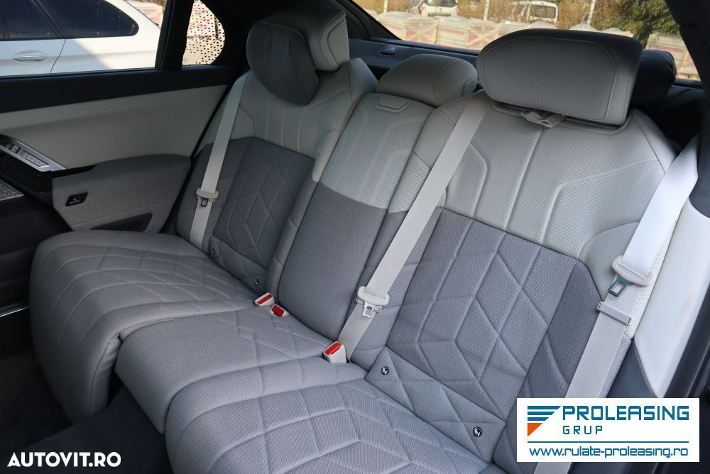BMW i7 M70 xDrive - 13