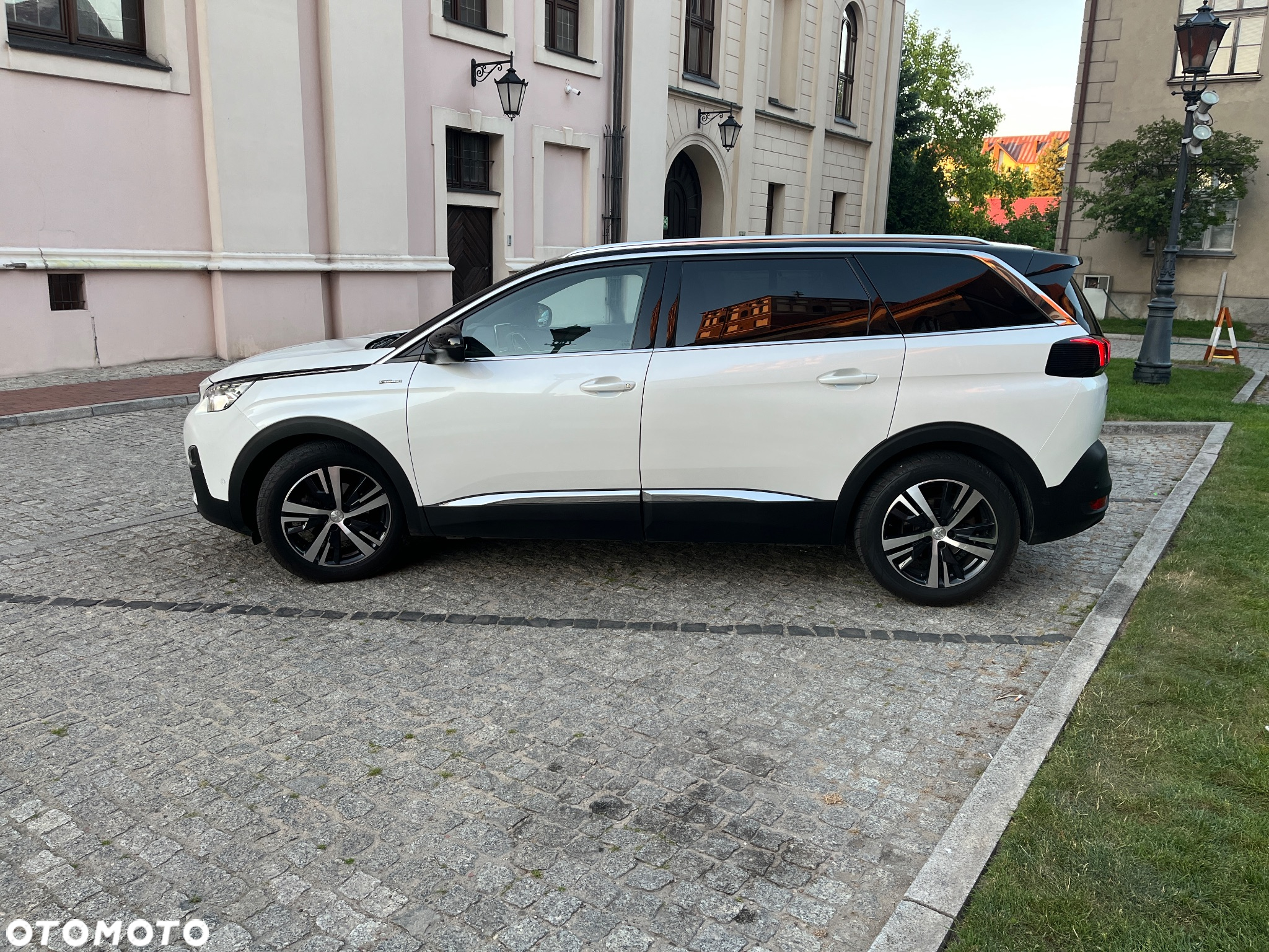 Peugeot 5008 PureTech 180 EAT8 Stop & Start GT - 8
