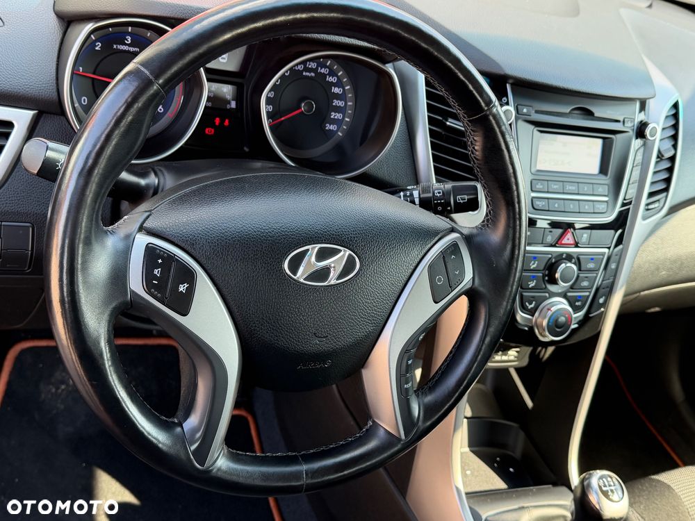 Hyundai i30 - 19