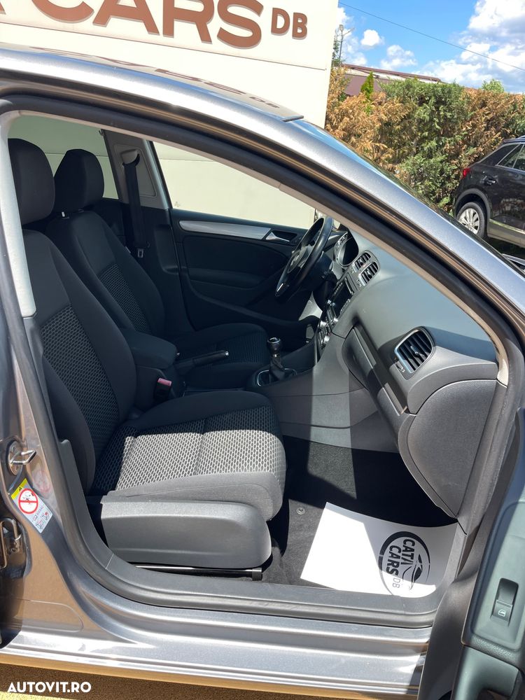 Volkswagen Golf - 24