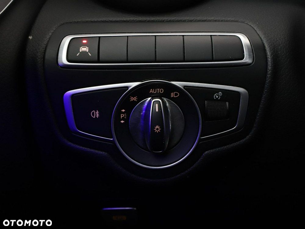 Mercedes-Benz Klasa C 220 d 9G-TRONIC AMG Line - 37
