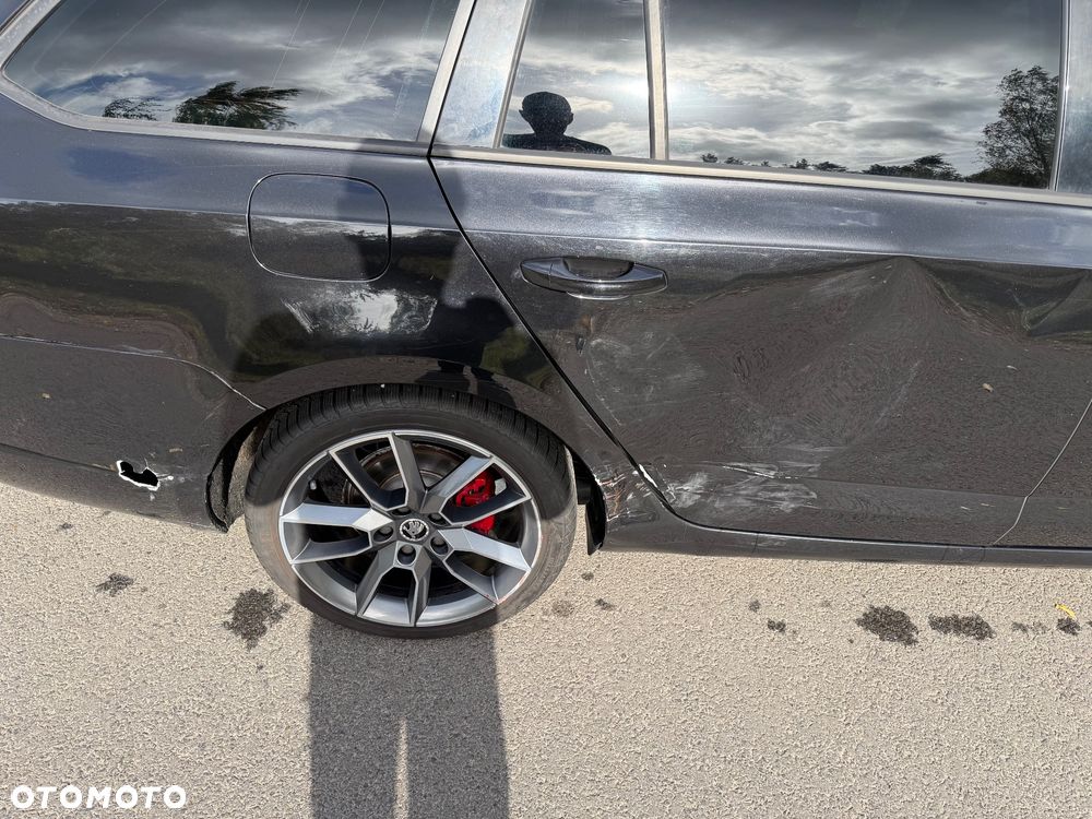Skoda Octavia 2.0 TDI DSG RS - 9