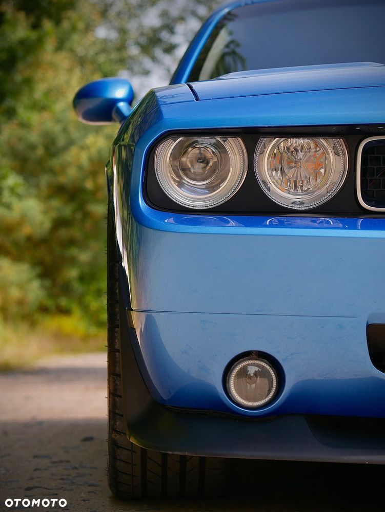 Dodge Challenger - 1