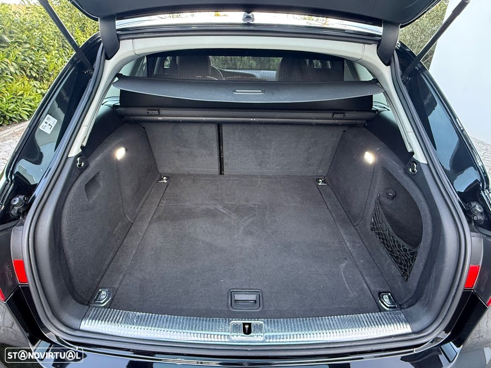 Audi A4 Avant 2.0 TDI DPF S line Sport Pack - 38