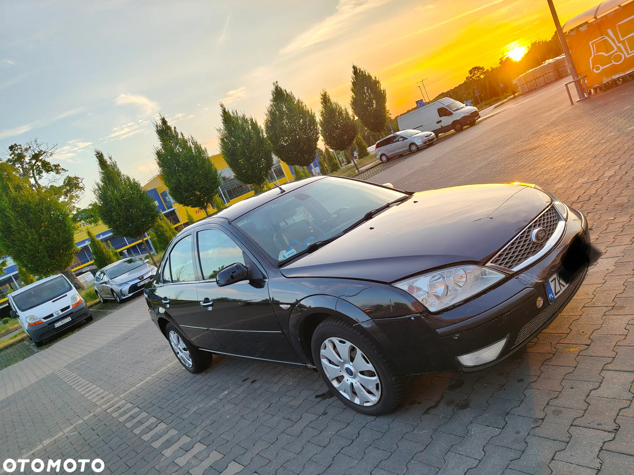 Ford Mondeo 3.0 V6 Ghia - 10