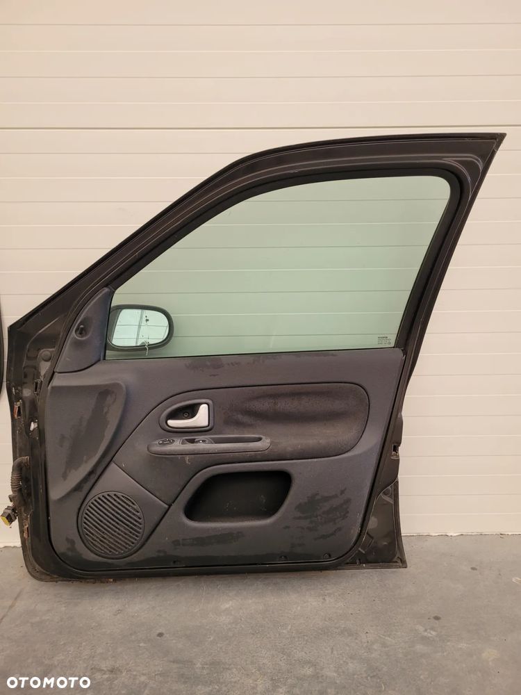DRZWI PRAWY PRZÓD TYŁ RENAULT CLIO II , THALIA 5 DRZWI - 7