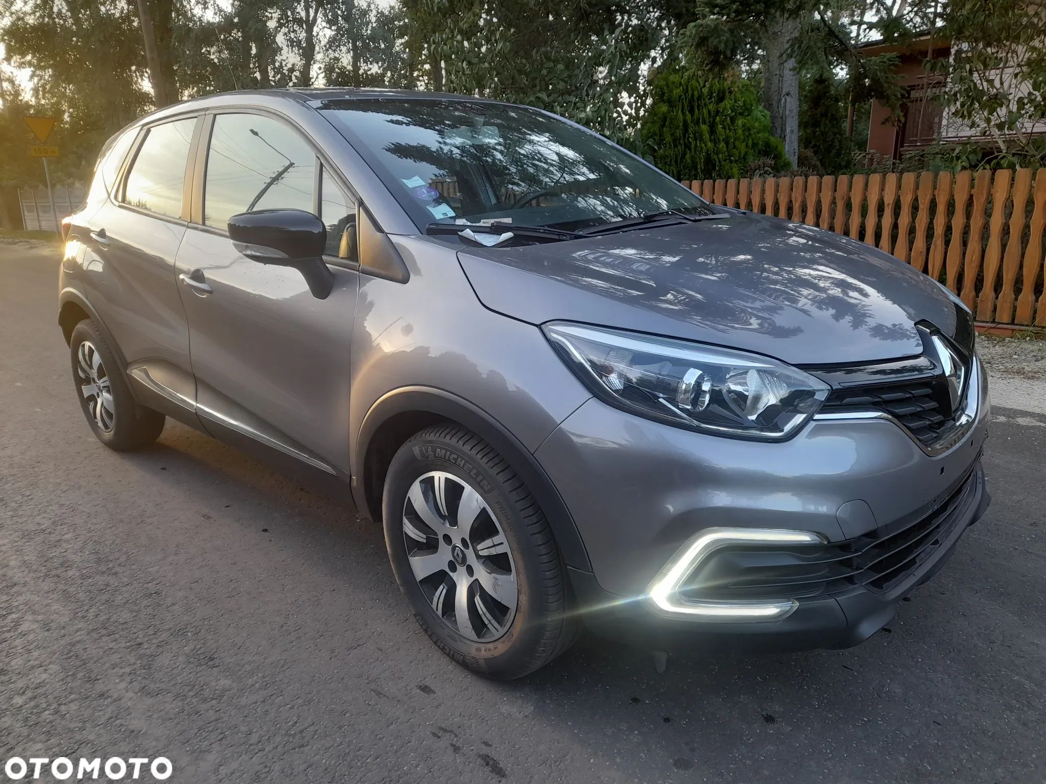 Renault Captur - 1