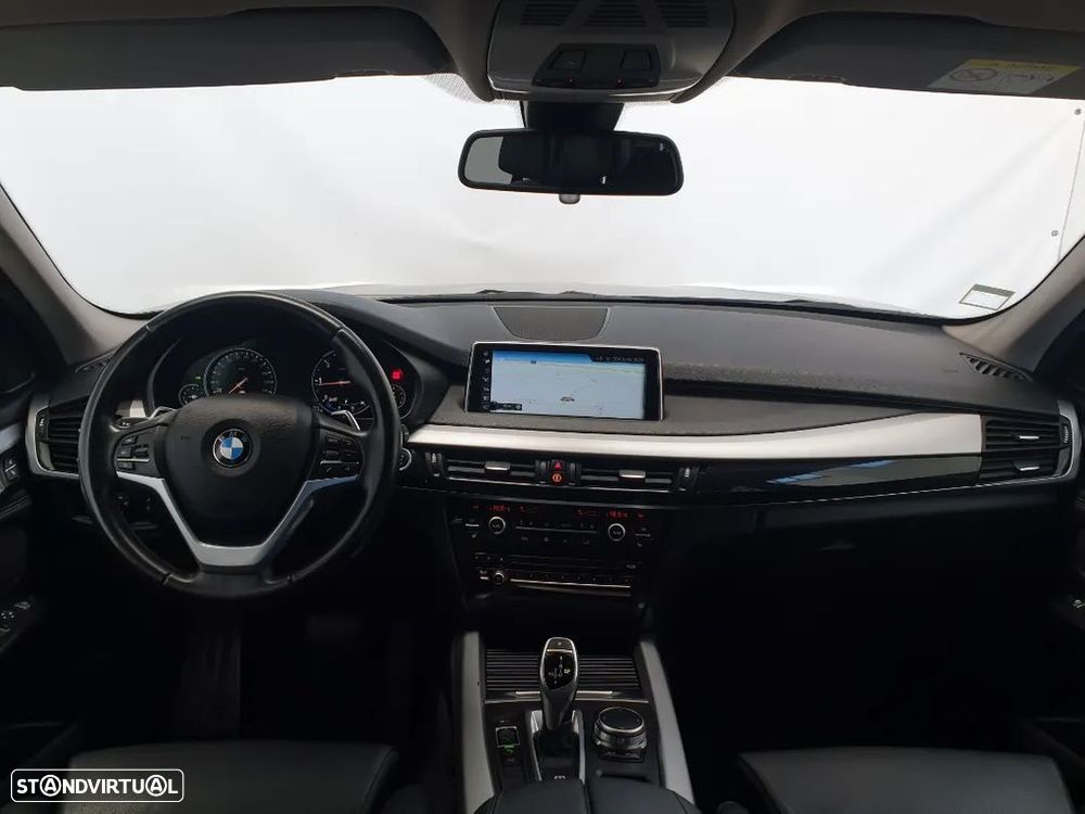 BMW X5 25 d sDrive Comfort 7L - 8