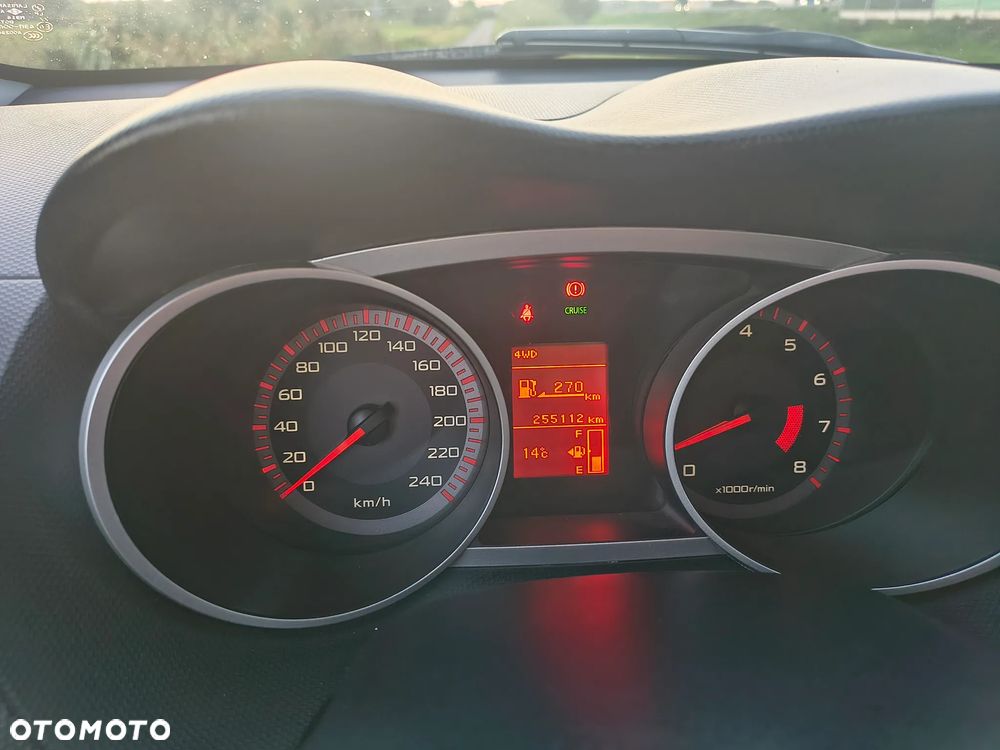 Mitsubishi Outlander 2.4 4WD Intense - 23