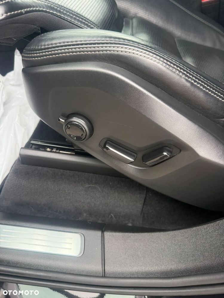 Volvo XC 90 B5 D AWD R-Design 7os - 12