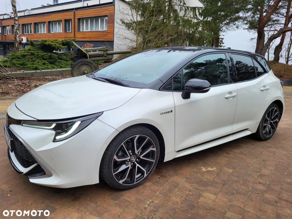 Toyota Corolla 1.8 Hybrid Team Deutschland - 2