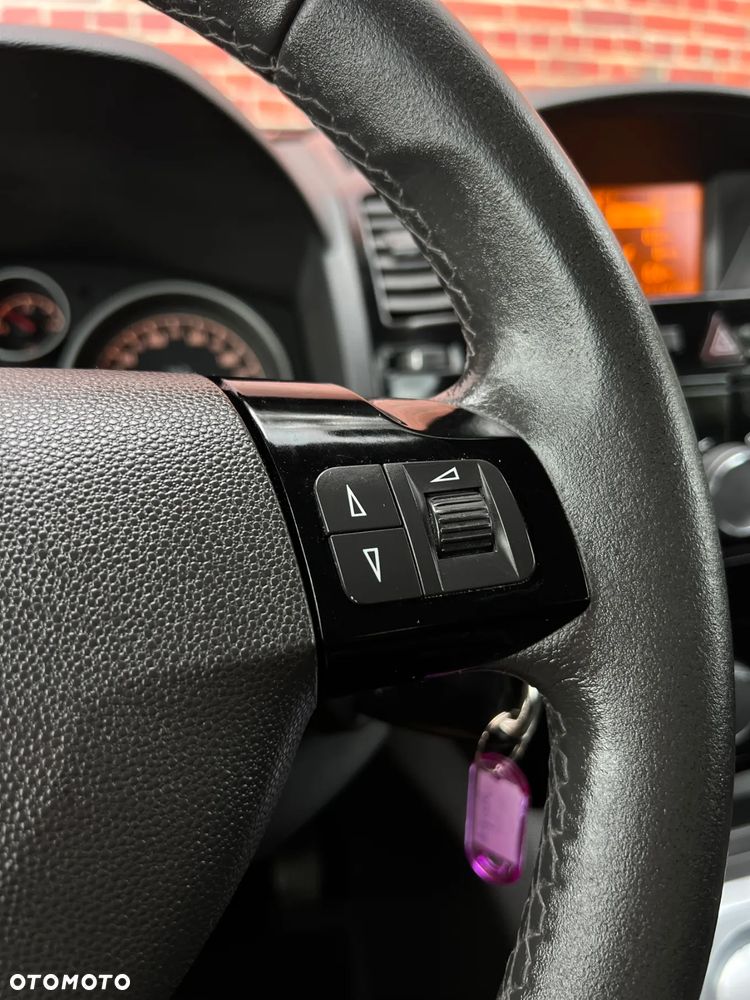 Opel Zafira - 27
