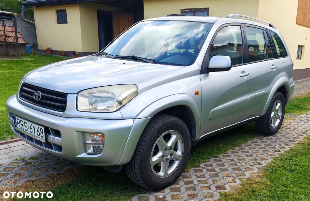 Toyota RAV4 - 1