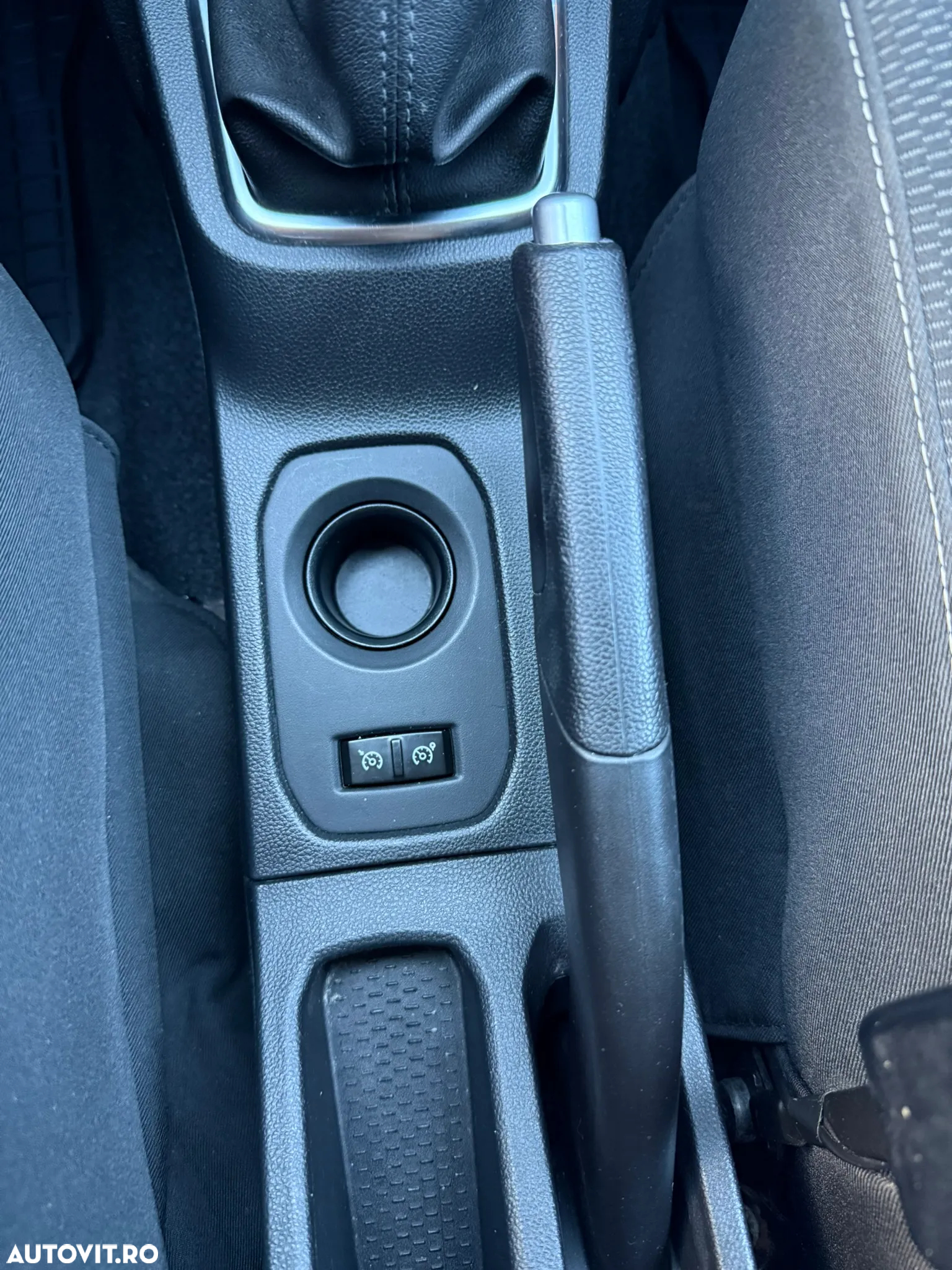 Dacia Duster 1.6 SCe Comfort - 26