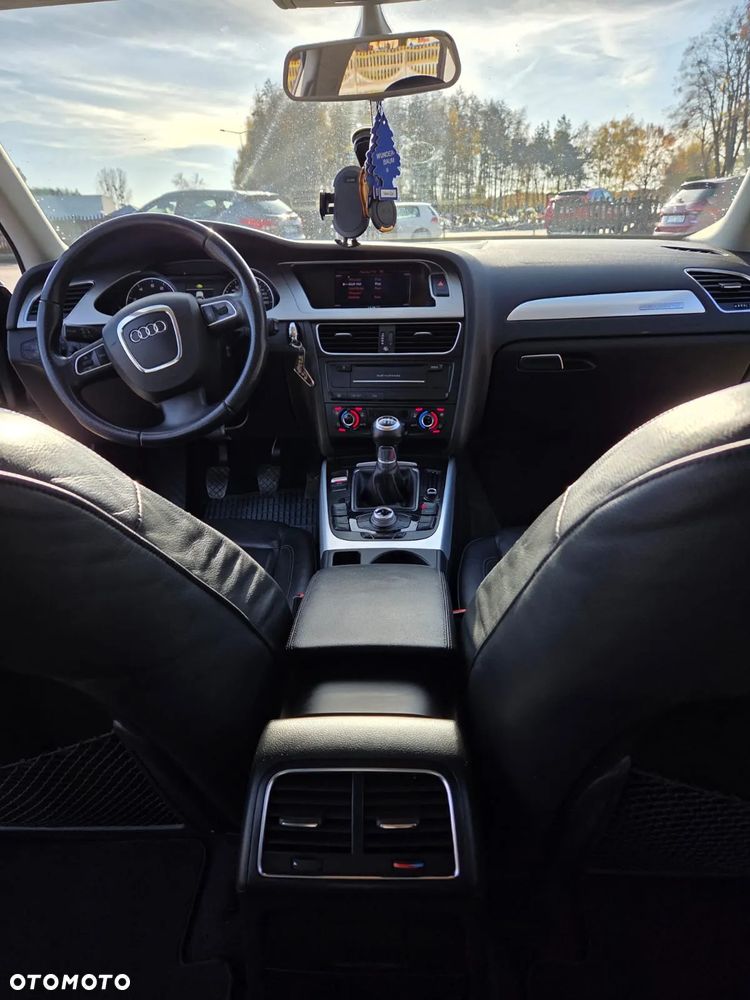 Audi A4 Limousine - 33