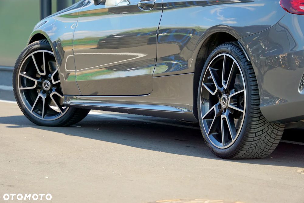 Mercedes-Benz Klasa C 300 9G-TRONIC - 14