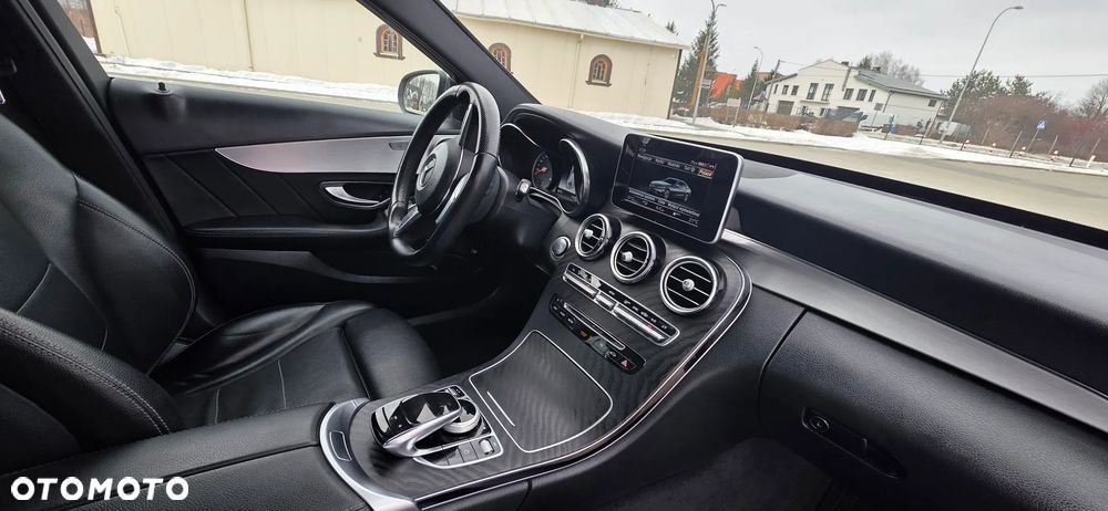 Mercedes-Benz Klasa C 180 9G-TRONIC AMG Line - 28