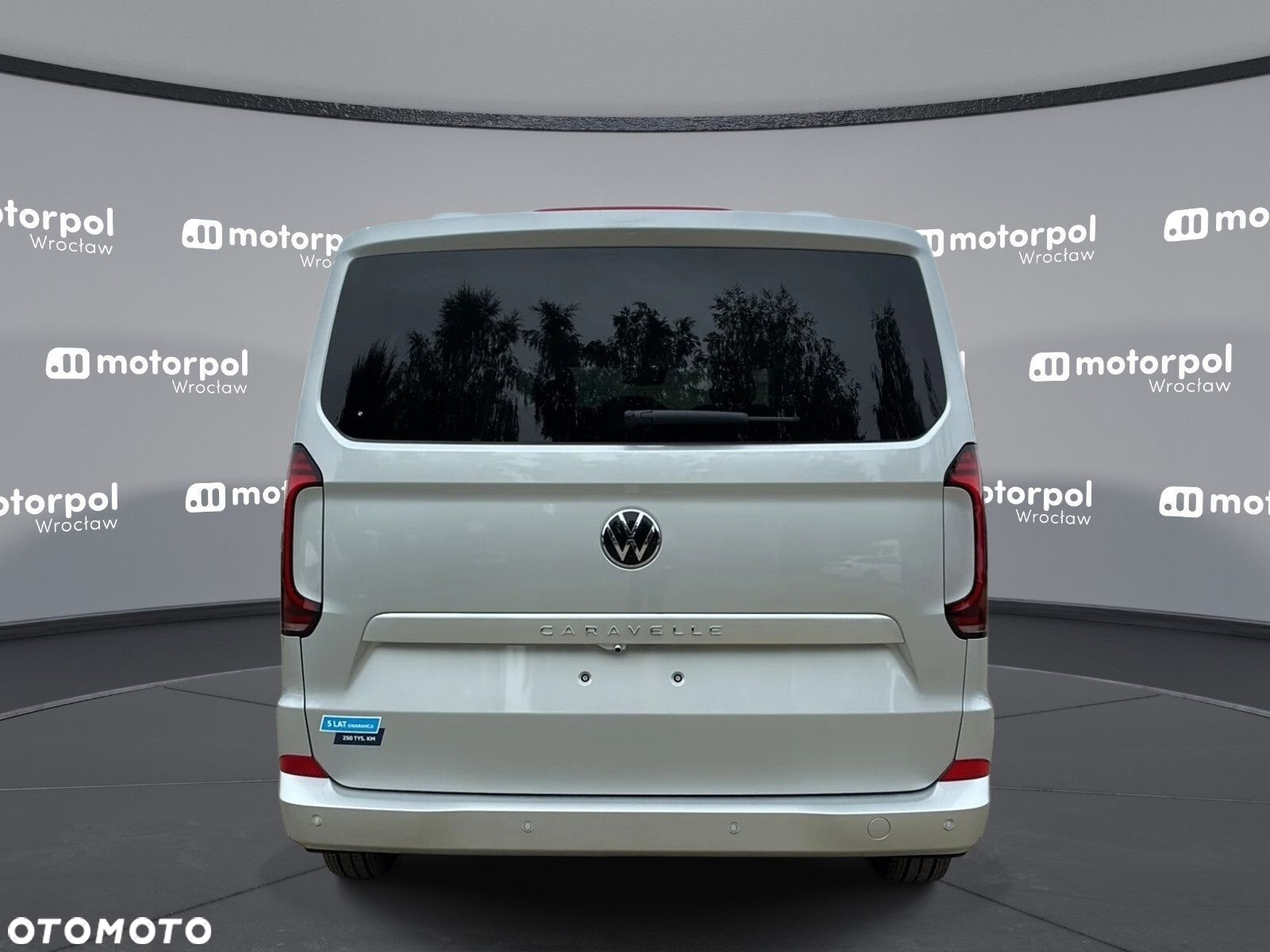 Volkswagen Caravelle - 7