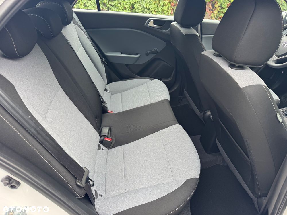 Hyundai i20 1.2 Passion Plus - 11