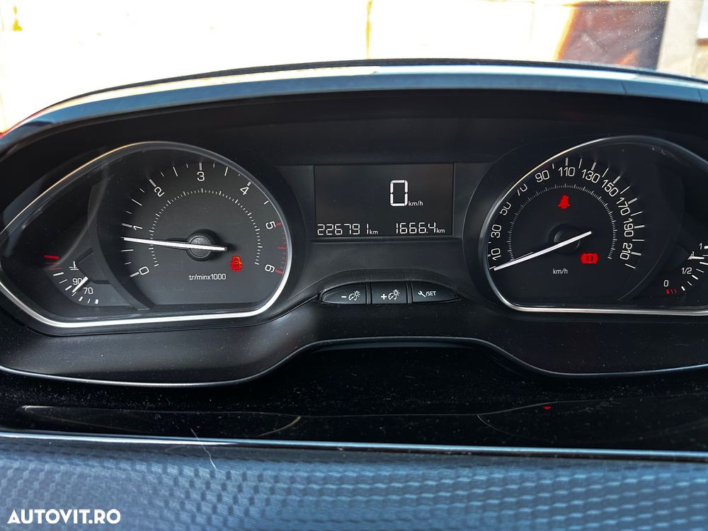 Peugeot 208 Blue-HDi 100 Stop&Start Active - 9