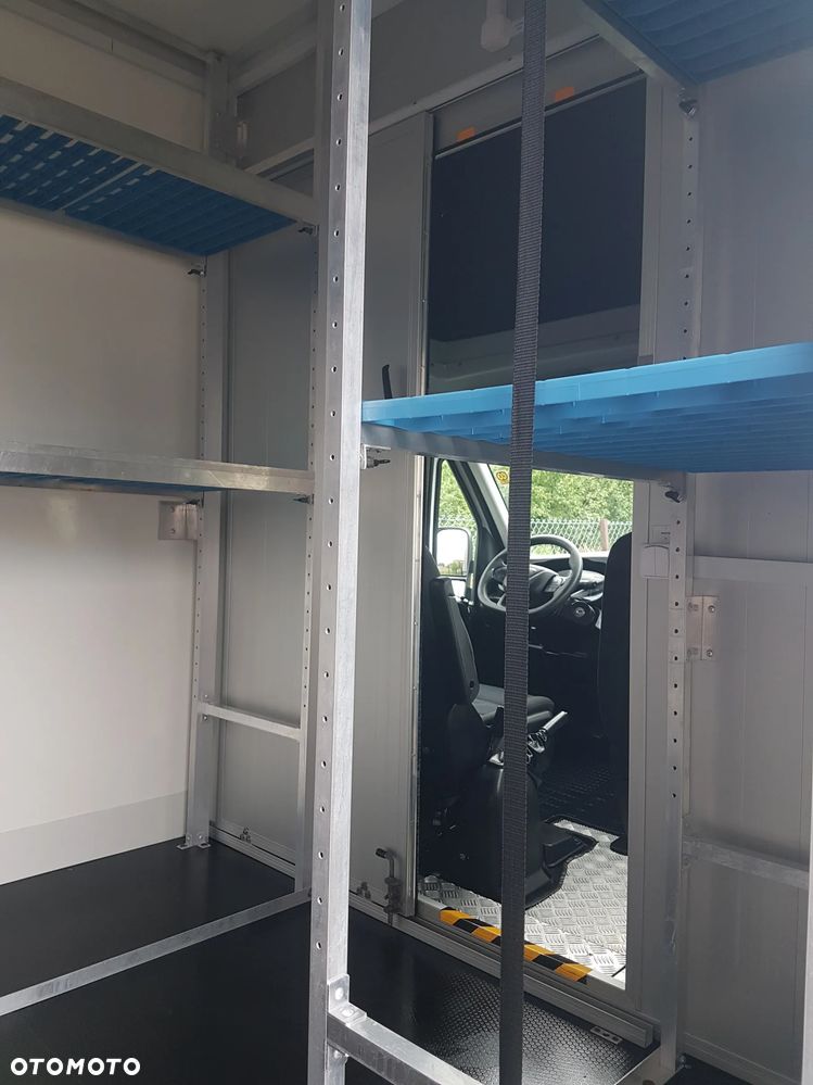 Iveco DAILY KONTENER NISKOPODŁOGOWY 4,44x2,23x2,43 SKLEP FOODTRUCK BAR KLIMA KONIOWÓZ KAMPER - 27