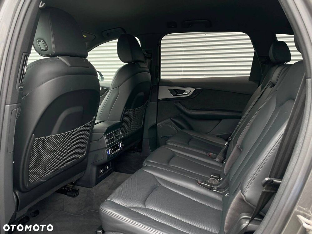 Audi Q7 - 12