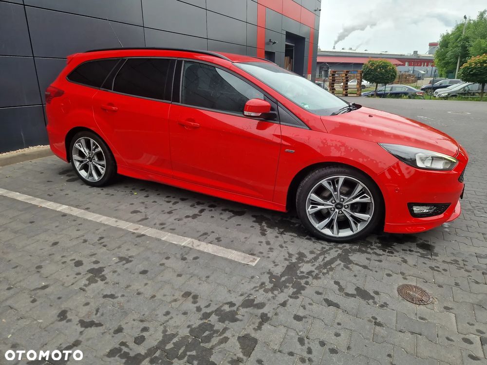 Ford Focus 2.0 TDCi ST-Line Red ASS - 4