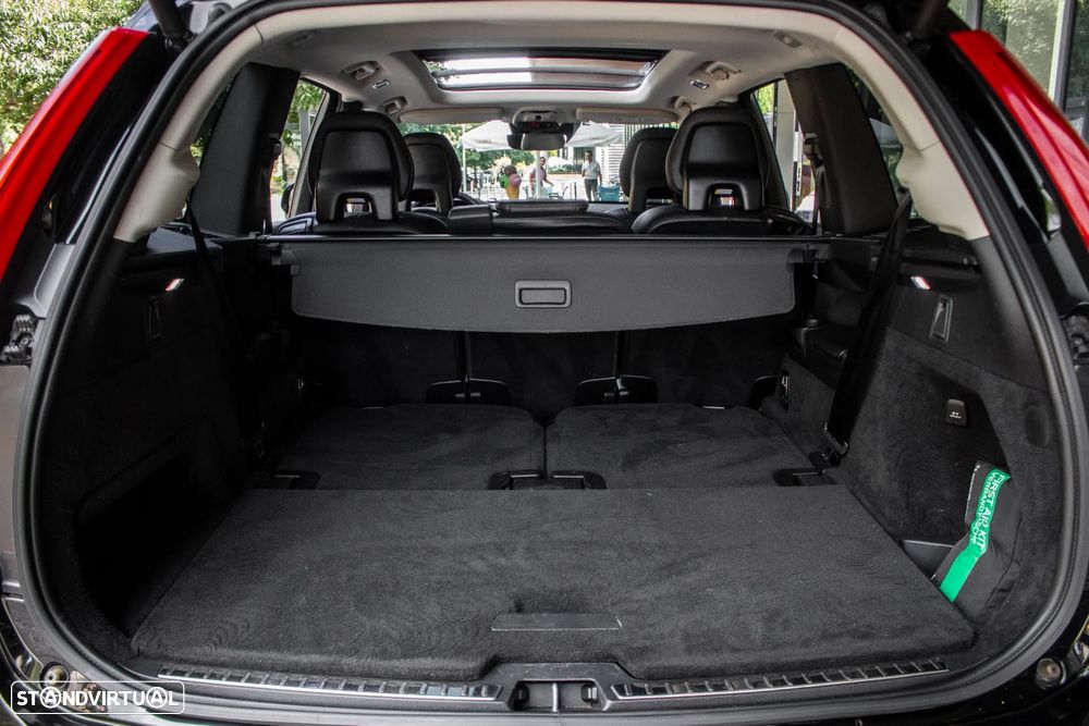 Volvo XC 90 B5 D AWD Geartronic Momentum Pro - 28