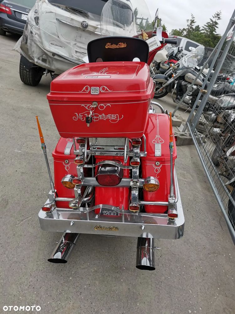 Harley-Davidson FLH Electra Glide - 17