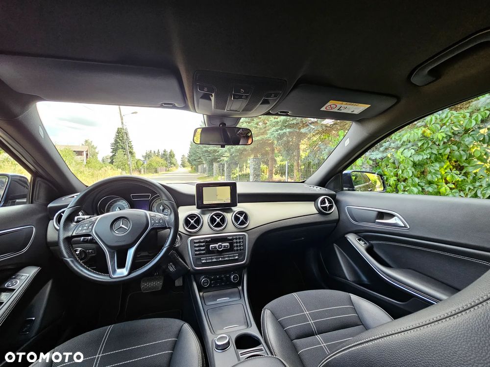 Mercedes-Benz GLA 250 7G-DCT Activity Edition - 17