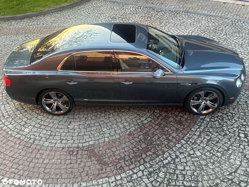 Bentley Flying Spur V8 Mulliner - 27
