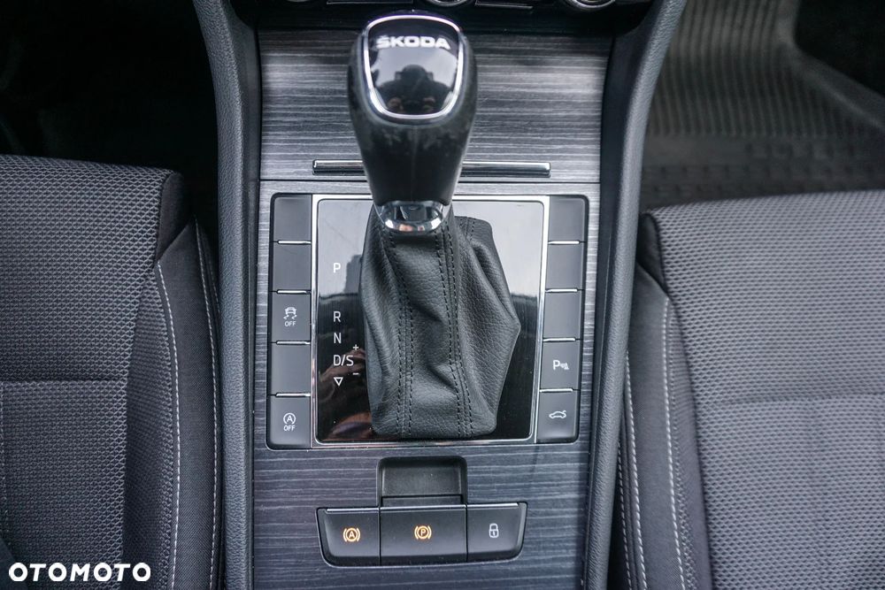 Skoda Superb 2.0 TSI Style DSG - 23