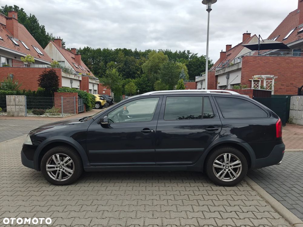 Skoda Octavia Scout 2.0 TDI DPF - 4