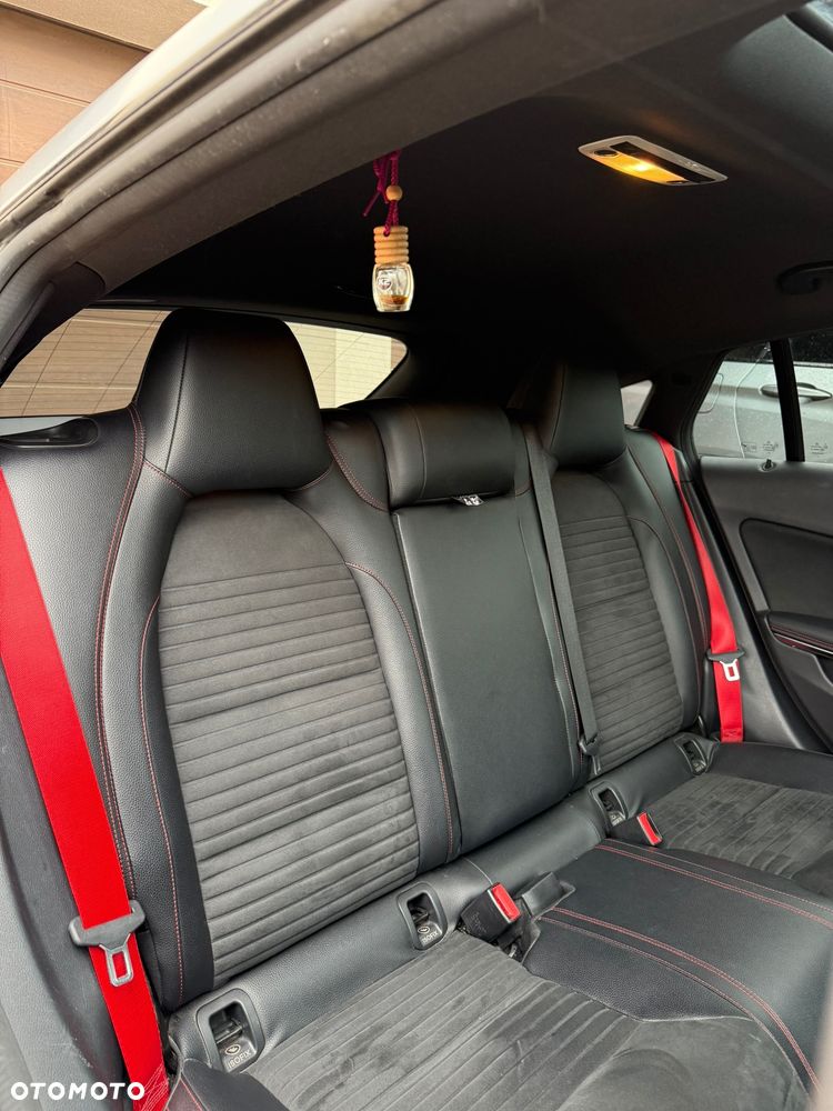 Mercedes-Benz CLA - 11
