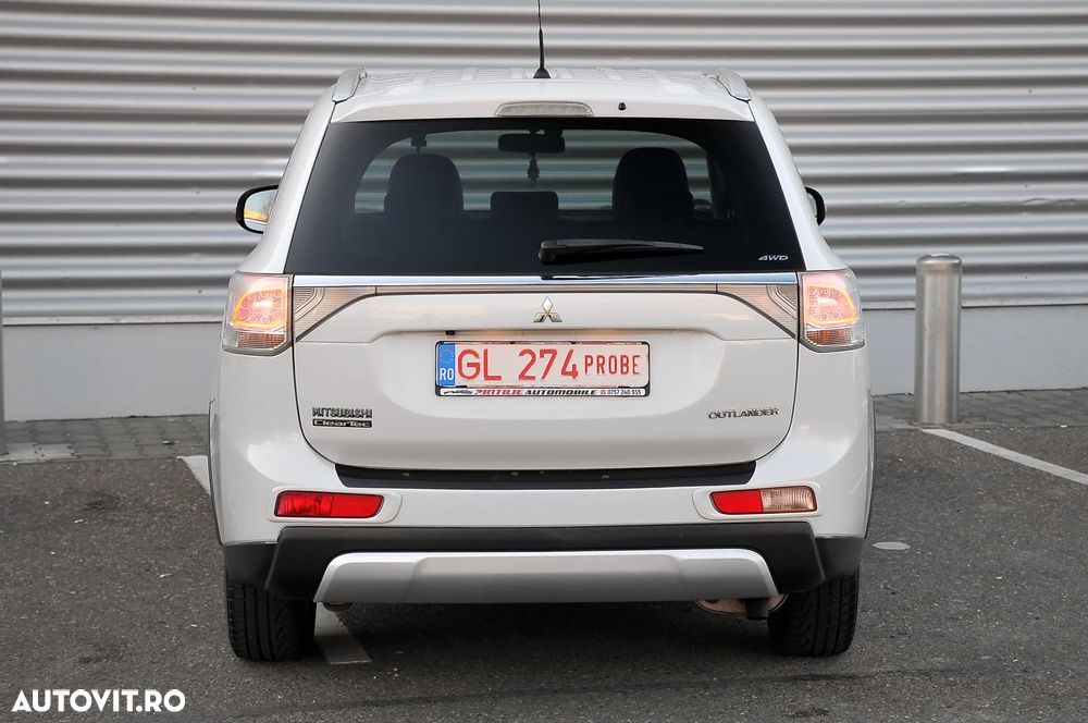 Mitsubishi Outlander 2.2 DI-D 4WD Intense - 11