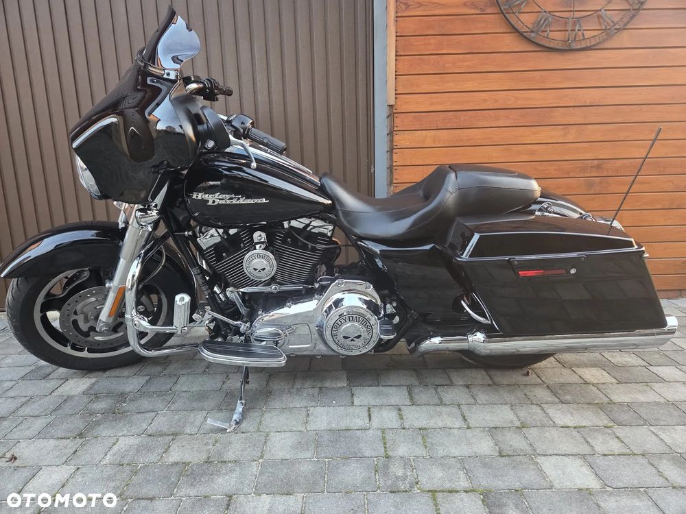 Harley-Davidson Touring Street Glide - 2