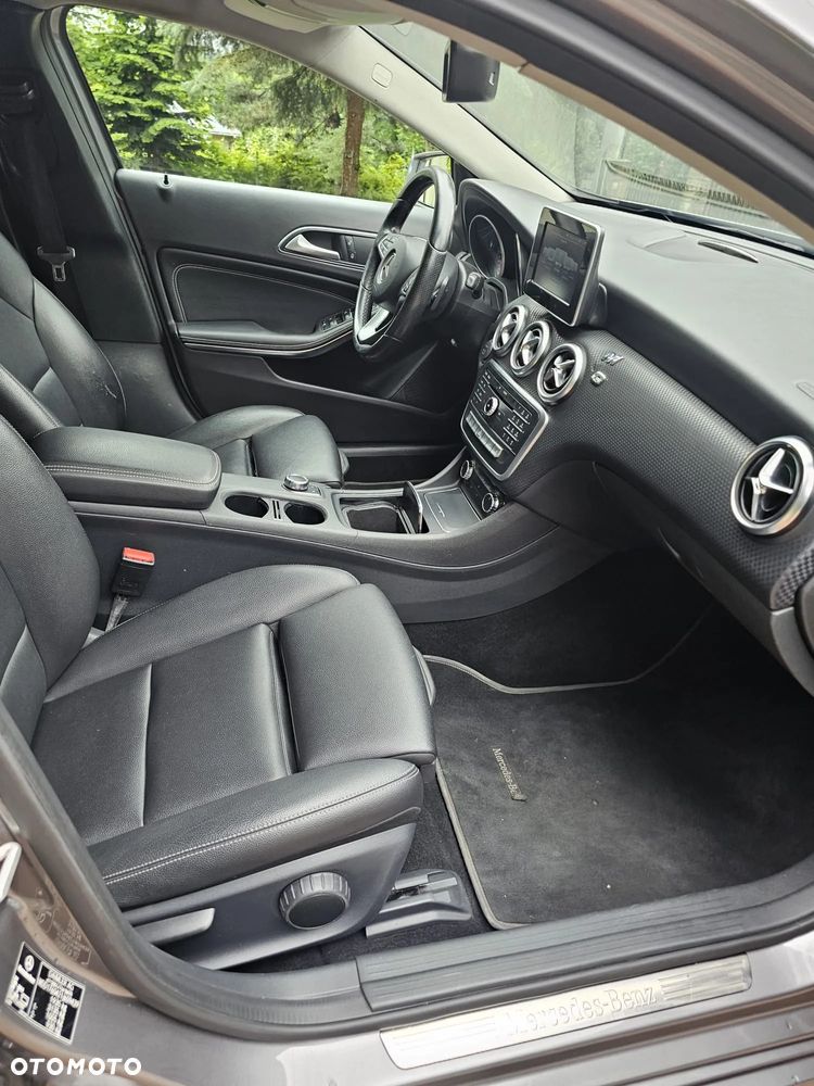 Mercedes-Benz Klasa A 180 7G-DCT Activity Edition - 15
