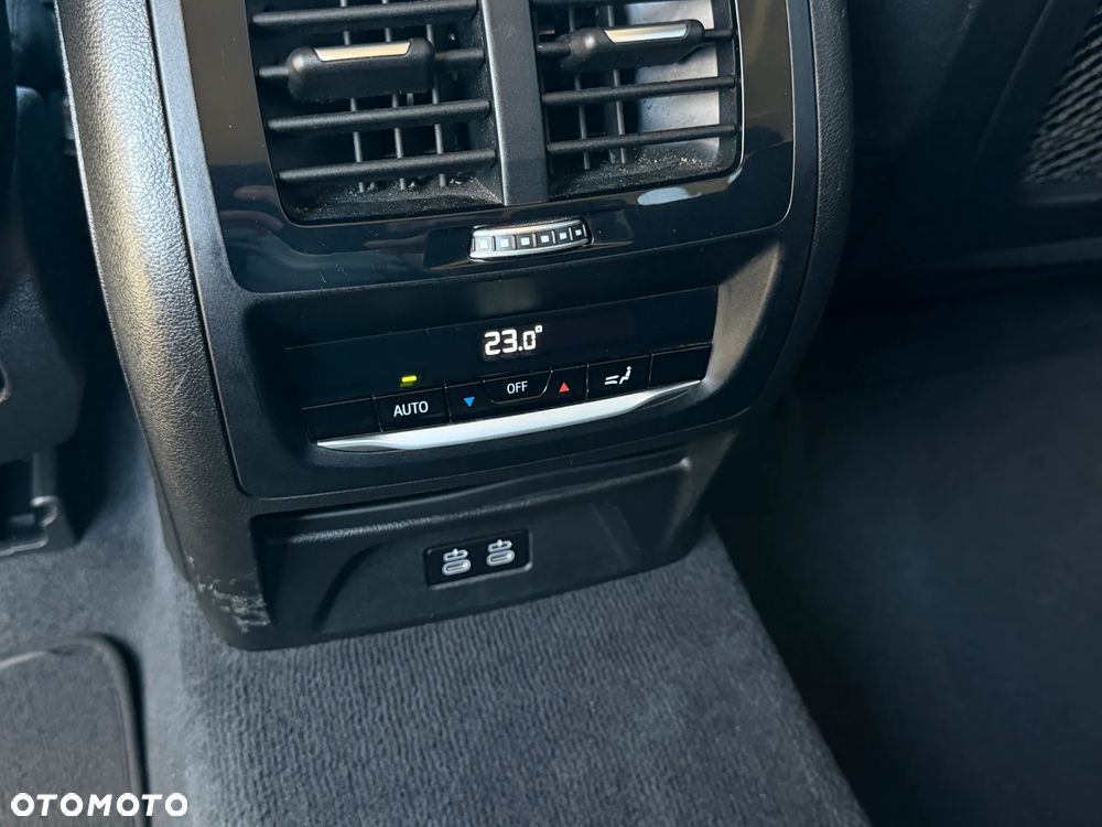 BMW X3 xDrive20i GPF Advantage - 33