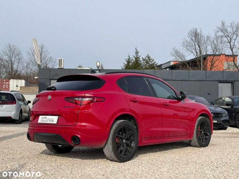 Alfa Romeo Stelvio - 4