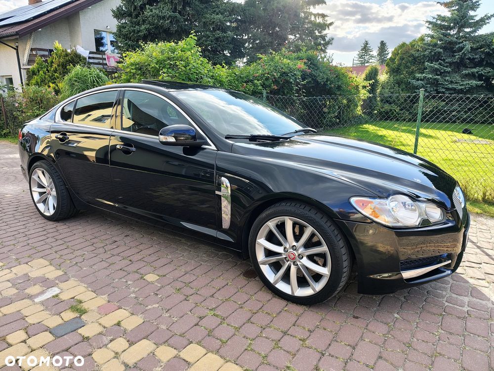 Jaguar XF 4.2 Super V8 - 16
