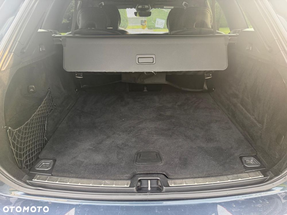 Volvo XC 60 B4 D AWD Plus Dark - 13