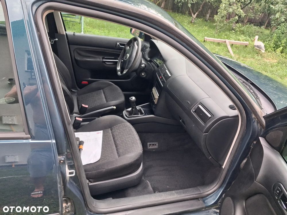 Volkswagen Golf 1.6 Comfortline - 8