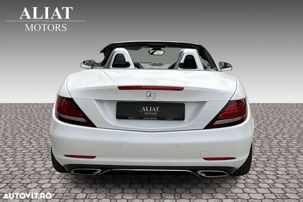 Mercedes-Benz SLC - 7