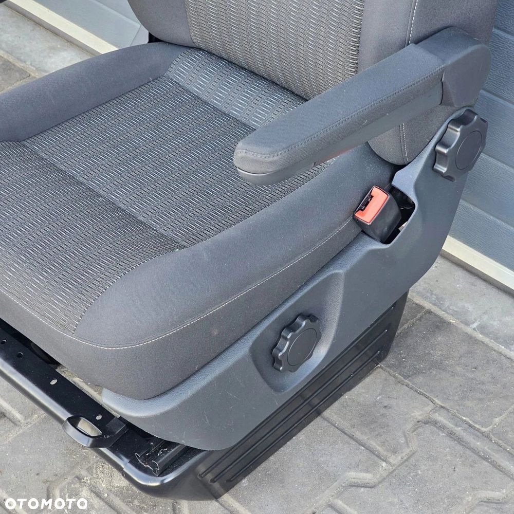 VW T6 fotel pasażera podłokietnik przód PANDU - 3