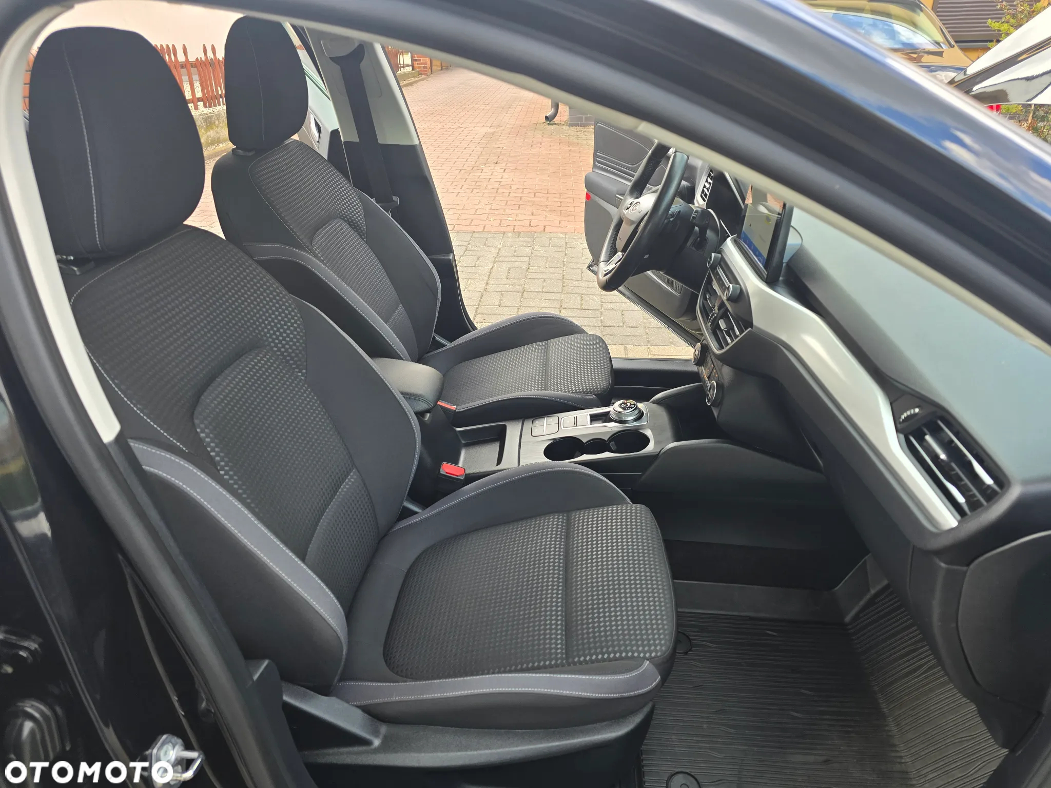 Ford Focus 1.5 EcoBlue Start-Stopp-System COOL&CONNECT - 16
