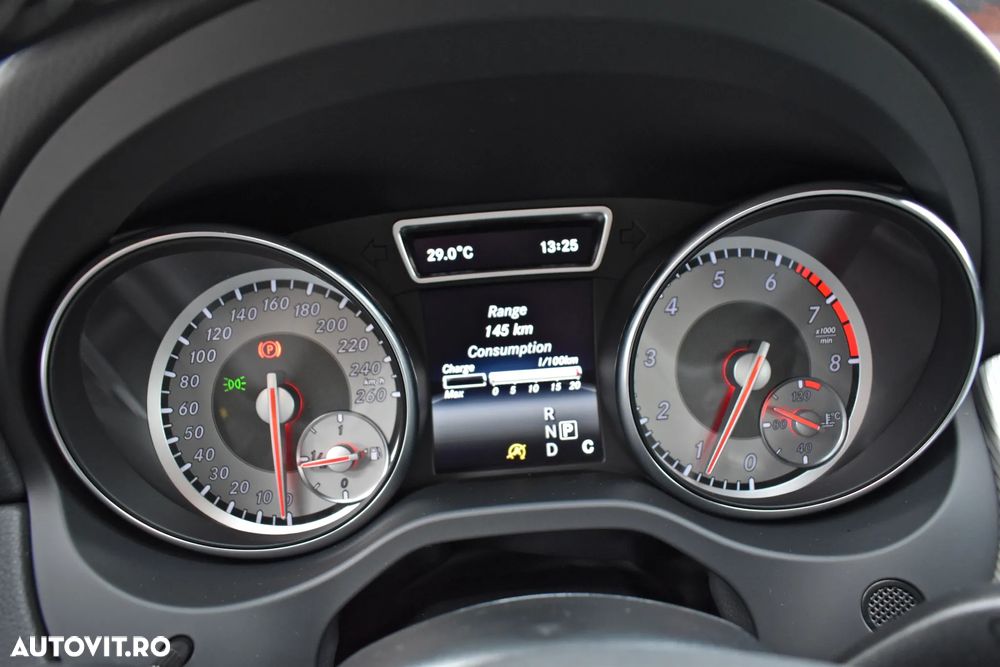 Mercedes-Benz GLA 200 7G-DCT Urban - 20
